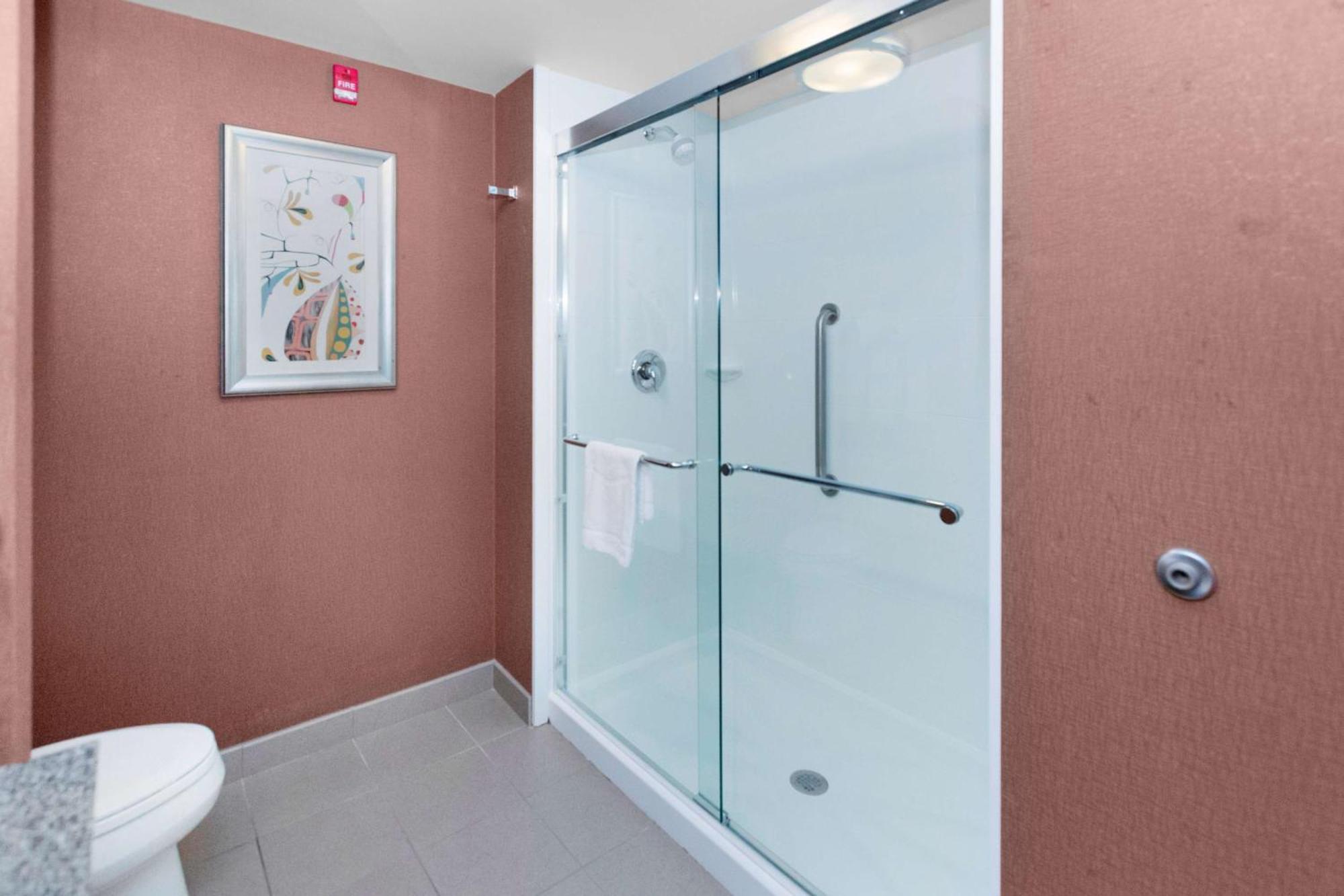 Queen Room with Two Queen Beds (4 Adults),1276390096:JPEG